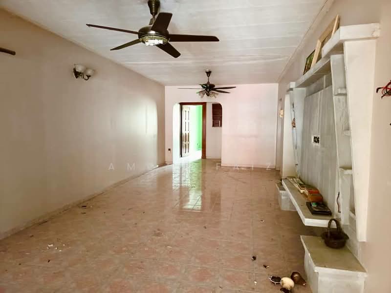2-storey Terraced House for Sale in Bandar Baru Bangi (Selangor) - Amzar Faiz - Living Room - PropertyGuru.com.my