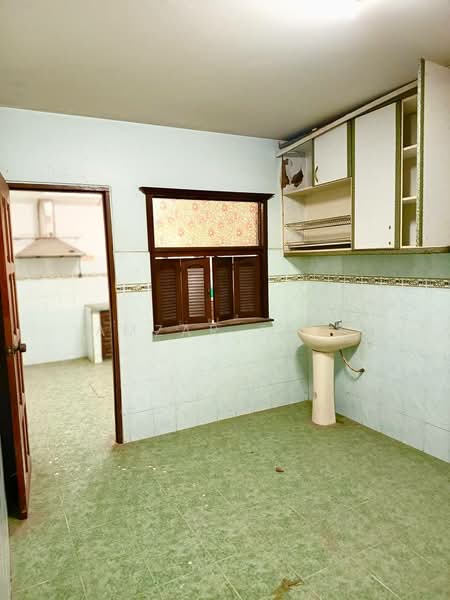 2-storey Terraced House for Sale in Bandar Baru Bangi (Selangor) - Amzar Faiz - Kitchen - PropertyGuru.com.my