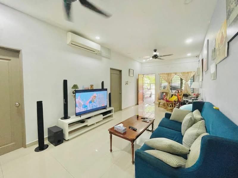 Rumah Teres 1.5 Tingkat untuk Dijual di Petaling Jaya (Selangor) - Juliana Mahmud - Living Room - PropertyGuru.com.my
