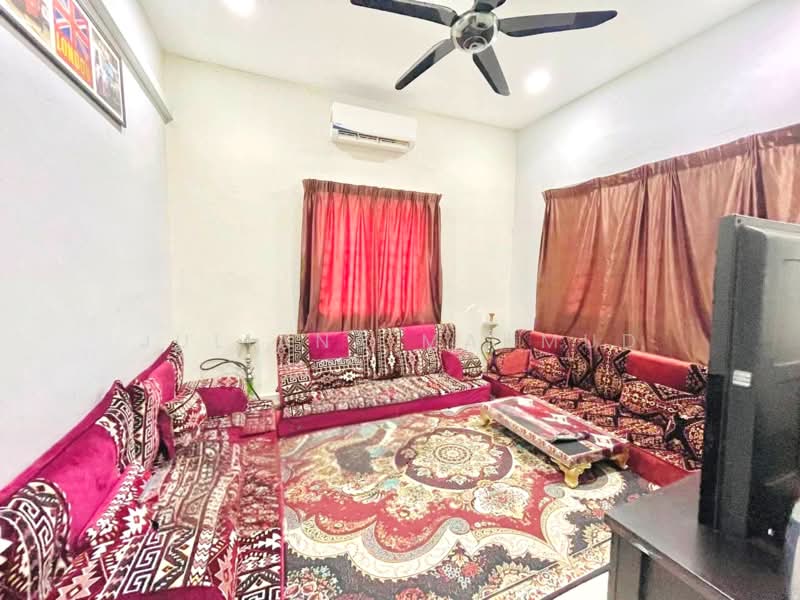 Rumah Teres 1.5 Tingkat untuk Dijual di Petaling Jaya (Selangor) - Juliana Mahmud - Living Room - PropertyGuru.com.my