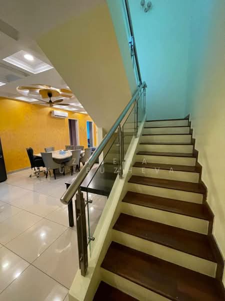 8 Petaling untuk Untuk Dijual - RM 1,350,000, Feb 2026 - Dining Room - PropertyGuru.com.my