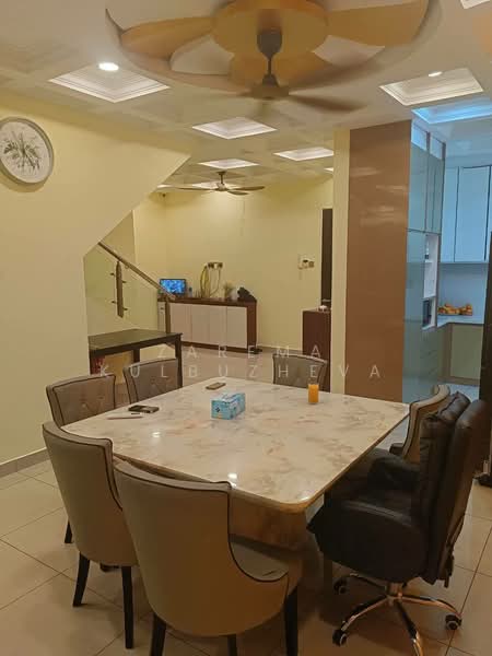 8 Petaling untuk Untuk Dijual - RM 1,350,000, Feb 2026 - Dining Room - PropertyGuru.com.my