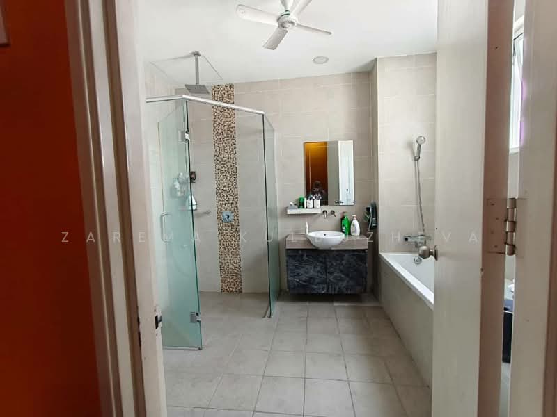 8 Petaling untuk Untuk Dijual - RM 1,350,000, Feb 2026 - Bathroom - PropertyGuru.com.my