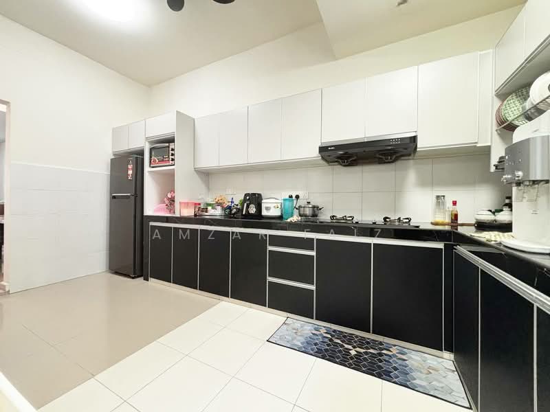 2-storey Terraced House for Sale in Bandar Baru Salak Tinggi (Sepang) - Amzar Faiz - Kitchen - PropertyGuru.com.my