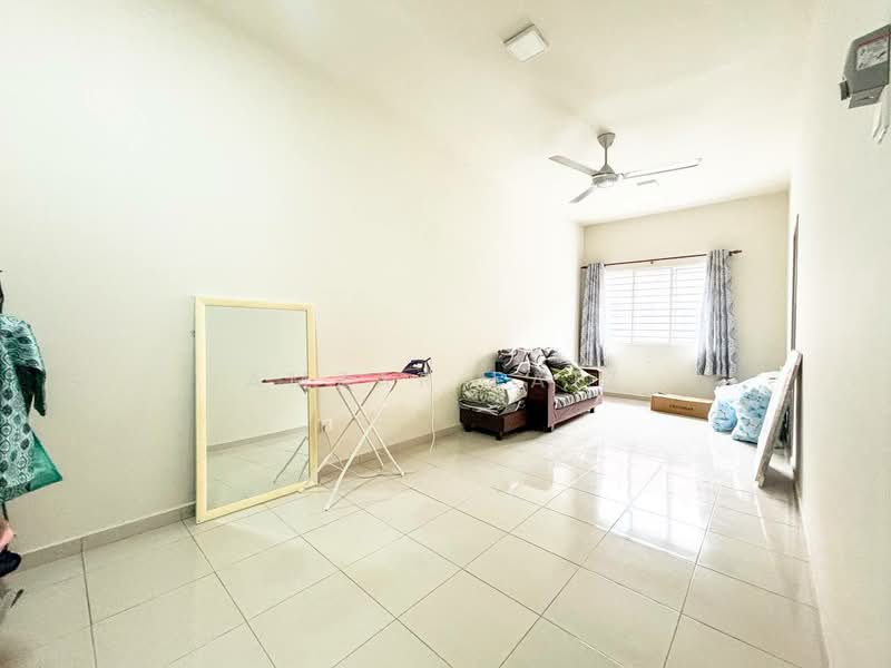 2-storey Terraced House for Sale in Bandar Baru Salak Tinggi (Sepang) - Amzar Faiz - Living Room - PropertyGuru.com.my