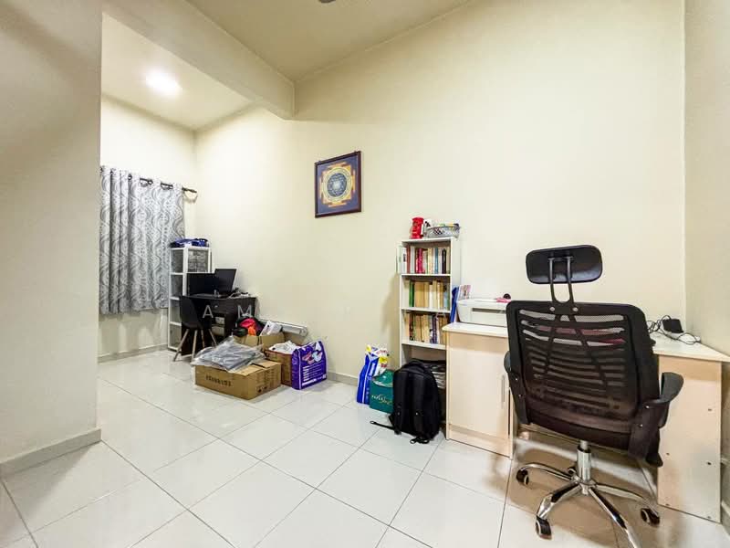 2-storey Terraced House for Sale in Bandar Baru Salak Tinggi (Sepang) - Amzar Faiz - Study - PropertyGuru.com.my