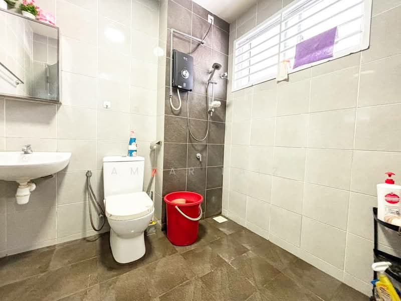 2-storey Terraced House for Sale in Bandar Baru Salak Tinggi (Sepang) - Amzar Faiz - Bathroom - PropertyGuru.com.my