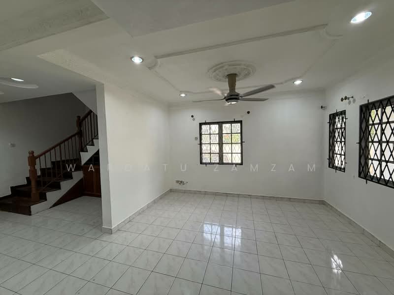 2-storey Terraced House for Sale in Seksyen 4 (Bangi) - Wardatu Zamzam - Living Room - PropertyGuru.com.my
