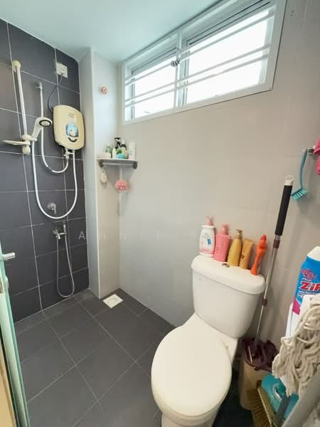 2-storey Terraced House for Sale in Taman JP Perdana (Johor Bahru) - Annie Tee - Bathroom - PropertyGuru.com.my