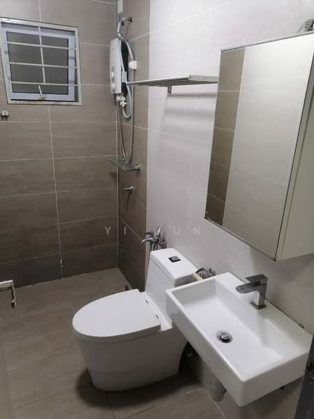 Koi Suites untuk Untuk Disewa - RM 1,250 /bulan, Mac 2026 - Bathroom - PropertyGuru.com.my