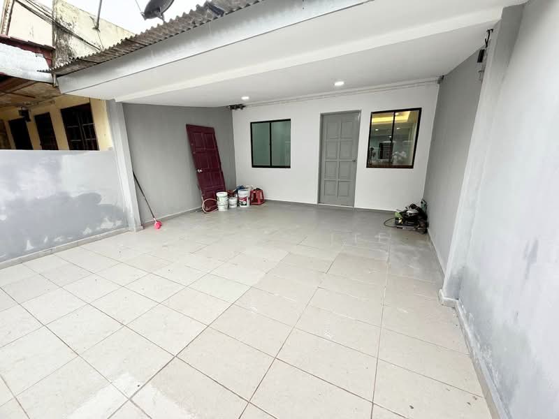 1-storey Terraced House for Sale in Taman Rinting (Masai) - Calvin Lee - Exterior - PropertyGuru.com.my