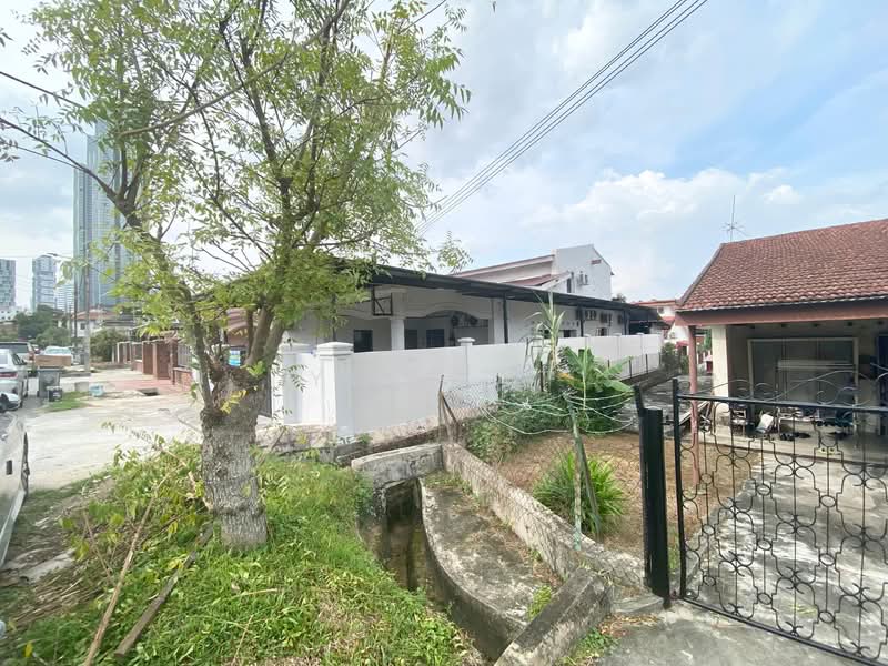 1.5-storey Terraced House for Sale in Taman Serene (Johor Bahru) - Yik Tat - Exterior - PropertyGuru.com.my