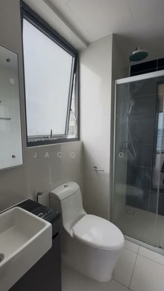 Condominium for Sale at Kings Bay @ Country Garden Danga Bay - JacQ Ong - Bathroom 1 - PropertyGuru.com.my