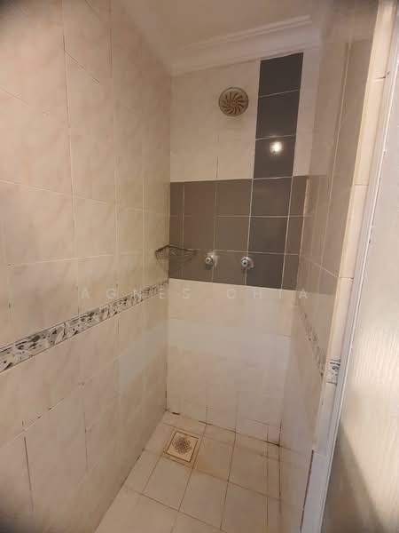 Condominium for Rent at Vista Damai - Agnes Chia - 2nd Bathroom - PropertyGuru.com.my
