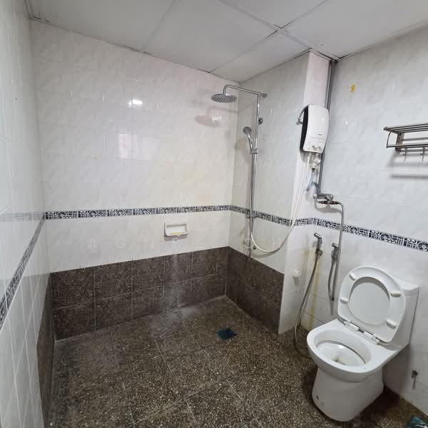 Condominium for Rent at Vista Damai - Agnes Chia - Bathroom - PropertyGuru.com.my