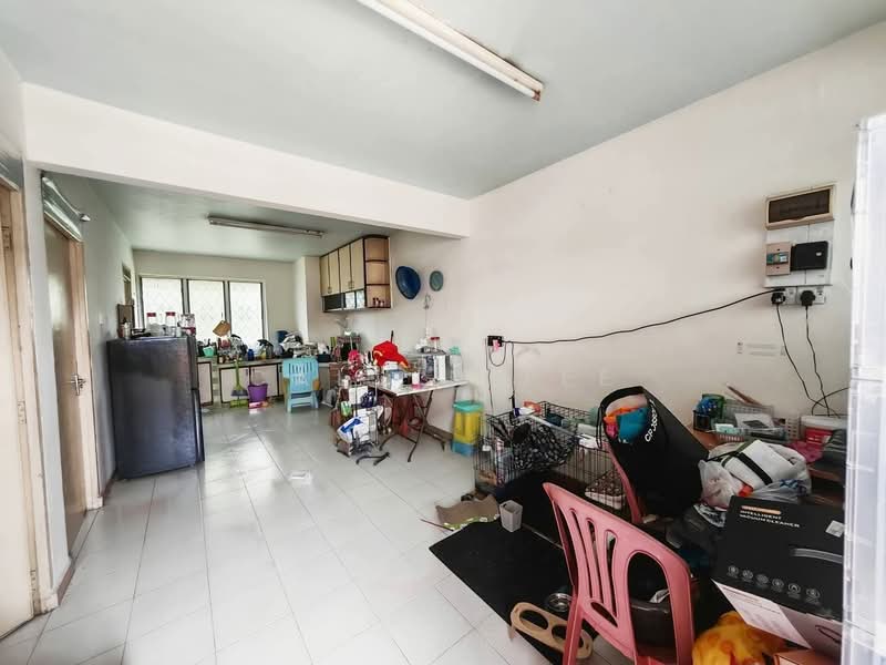 Flat for Sale at Flat Taman Ungku Tun Aminah - Calvin Lee - Kitchen - PropertyGuru.com.my