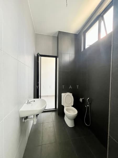 2-storey Terraced House for Sale in Setia Eco Cascadia (Tebrau) - Yik Tat - Bathroom - PropertyGuru.com.my