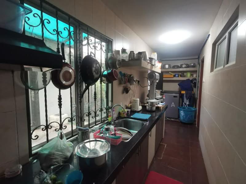 2-storey Terraced House for Sale in Shah Alam (Selangor) - Syamsul Ilham - Kitchen - PropertyGuru.com.my