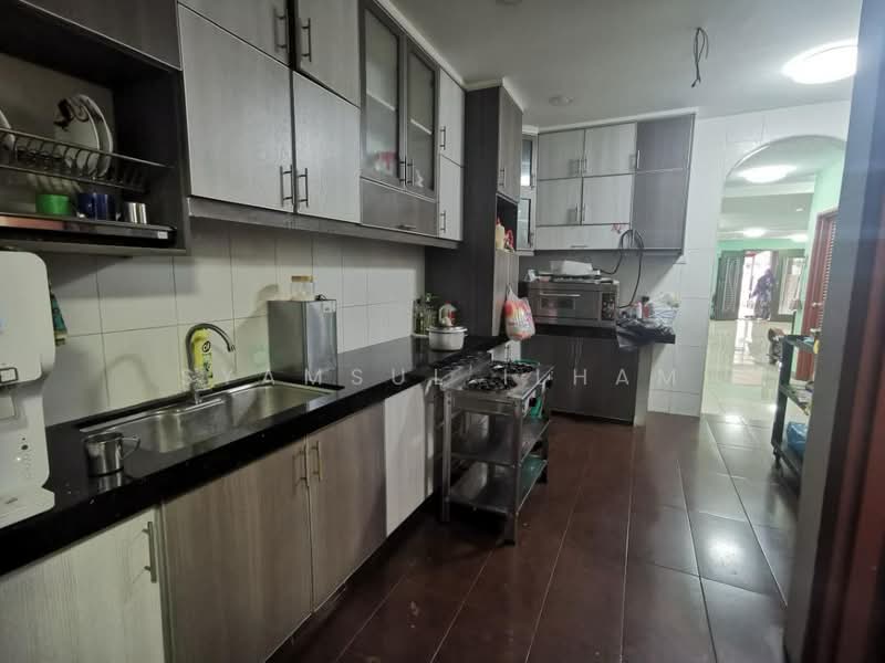 2-storey Terraced House for Sale in Shah Alam (Selangor) - Syamsul Ilham - Kitchen - PropertyGuru.com.my