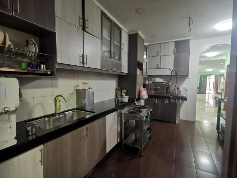 2-storey Terraced House for Sale in Shah Alam (Selangor) - Syamsul Ilham - Kitchen - PropertyGuru.com.my