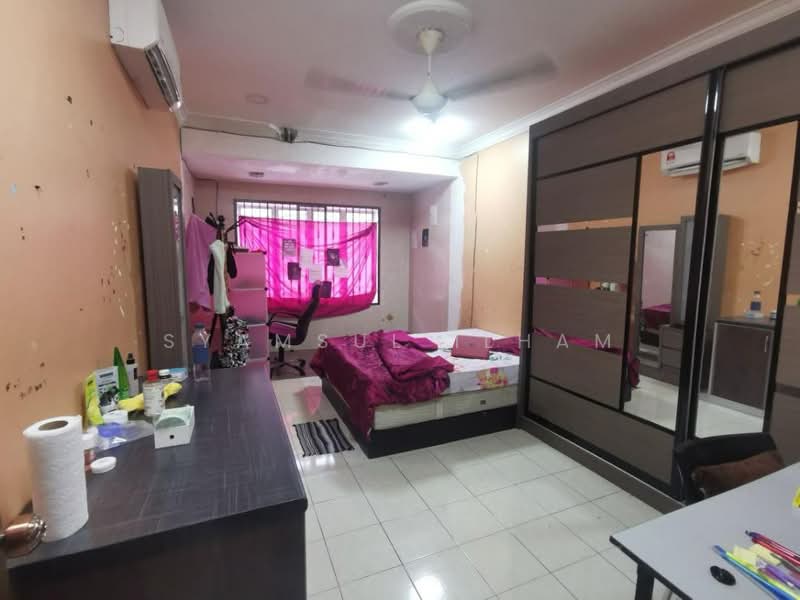 2-storey Terraced House for Sale in Shah Alam (Selangor) - Syamsul Ilham - Bedroom - PropertyGuru.com.my