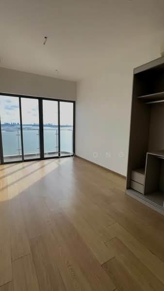Condominium for Sale at Kings Bay @ Country Garden Danga Bay - JacQ Ong - Master room - PropertyGuru.com.my