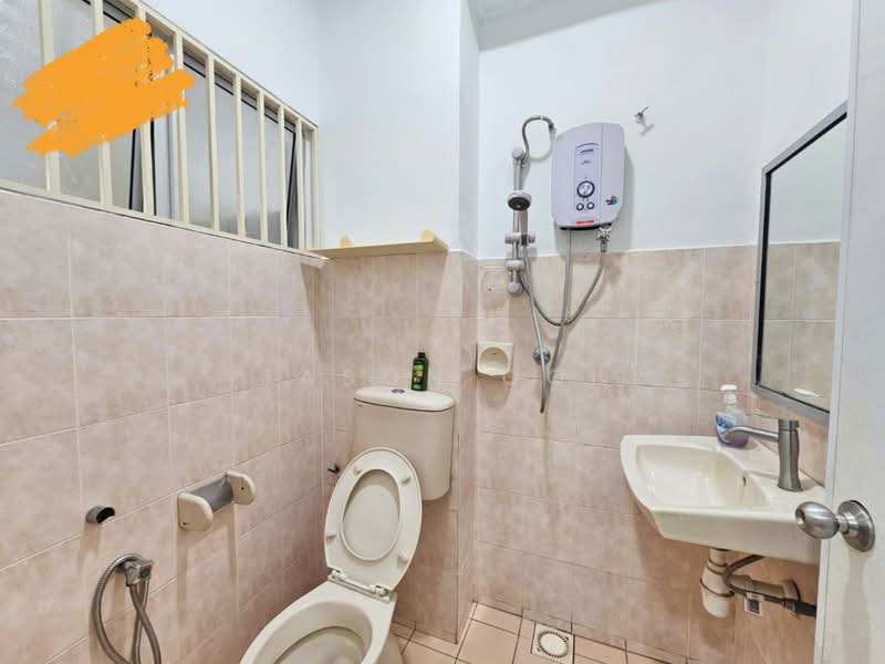 2-storey Terraced House for Rent in Putra Permai (Subang Jaya) - Jason Ooi - Bathroom - PropertyGuru.com.my