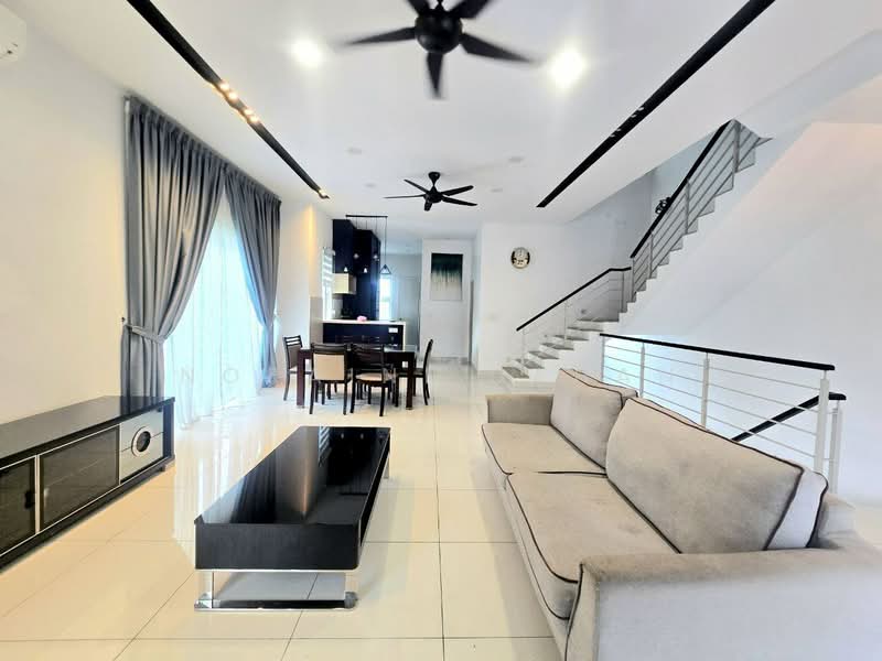 3-storey Terraced House for Sale in Bandar Rinching (Semenyih) - Noraini Dahan - Living Room - PropertyGuru.com.my