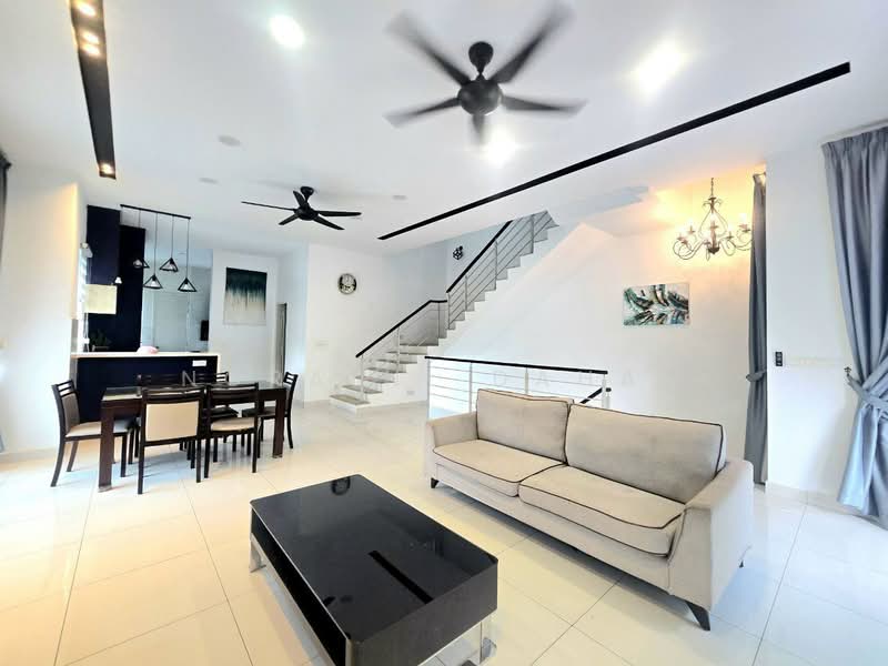 3-storey Terraced House for Sale in Bandar Rinching (Semenyih) - Noraini Dahan - Living Room - PropertyGuru.com.my
