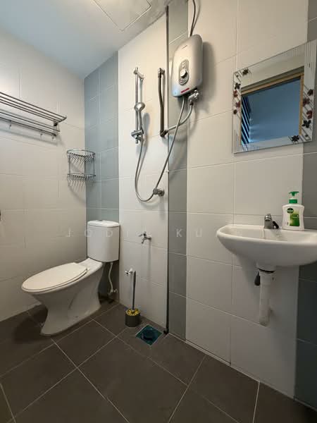 Apartment for Sale at Sky Garden Residences - Jodie Kuan - Bathroom - PropertyGuru.com.my