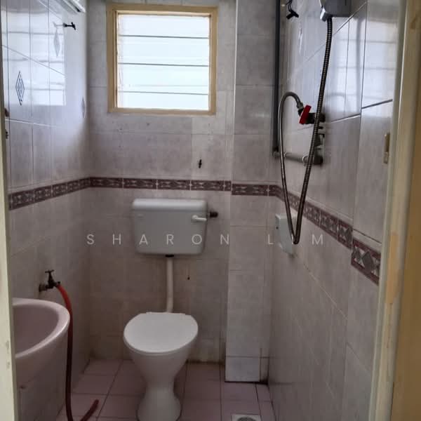Apartment for Rent at Subang Perdana Goodyear Court 10 - Sharon Lim - Bathroom - PropertyGuru.com.my