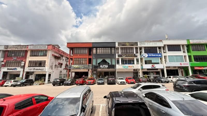 Shop for Rent in Taman Molek (Johor Bahru) - Bevis Hoo - Exterior - PropertyGuru.com.my