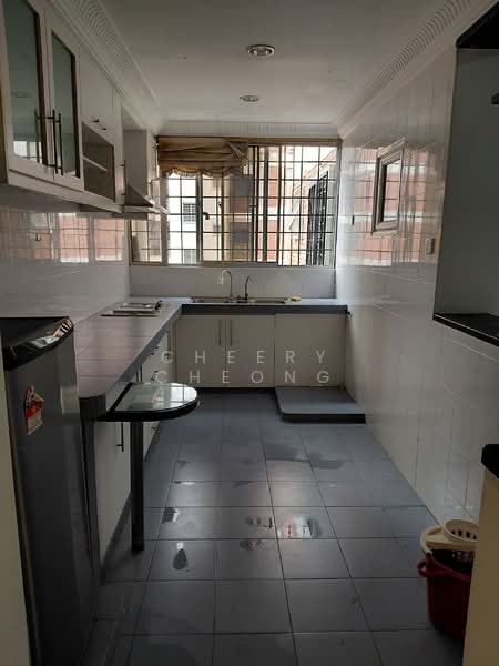 Forest Green untuk Untuk Disewa - RM 1,000 /bulan, Feb 2026 - Kitchen - PropertyGuru.com.my