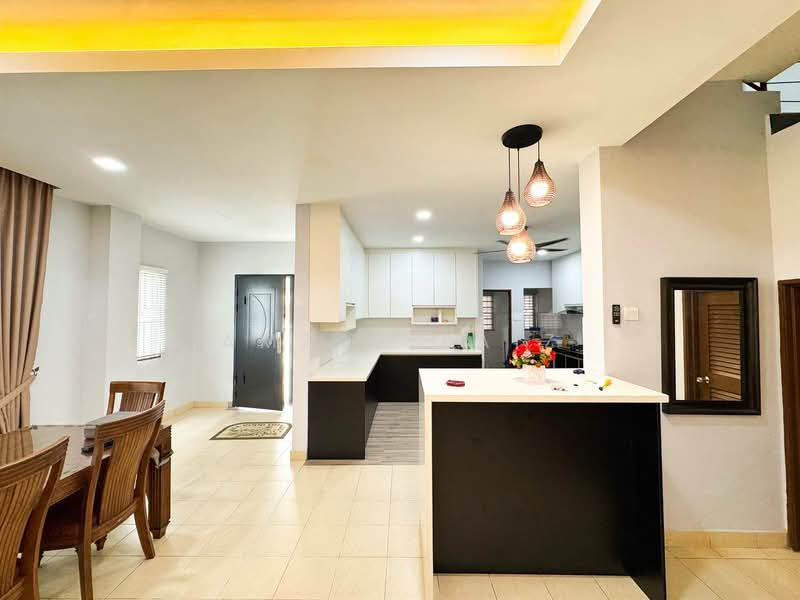 2-storey Terraced House for Sale in Denai Alam (Shah Alam) - Amzar Faiz - Dining Room - PropertyGuru.com.my