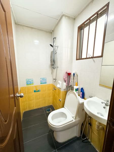 2-storey Terraced House for Sale in Denai Alam (Shah Alam) - Amzar Faiz - Bathroom - PropertyGuru.com.my