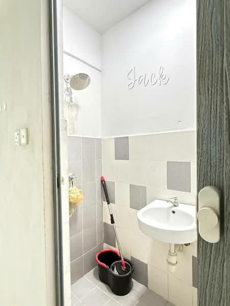 Laguna Indah untuk Untuk Disewa - RM 799 /bulan, Feb 2026 - Bathroom - PropertyGuru.com.my