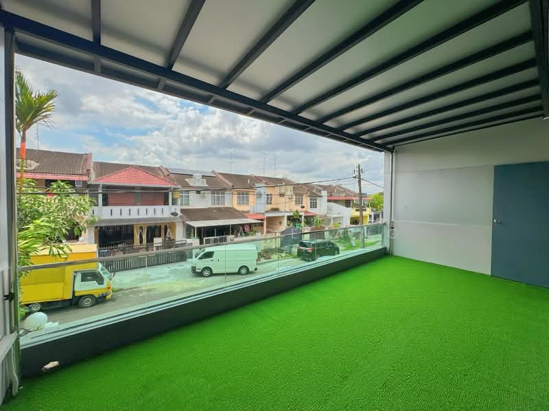 2-storey Terraced House for Sale in Taman Puteri Wangsa (Ulu Tiram) - Wallace Ang - Balcony - PropertyGuru.com.my