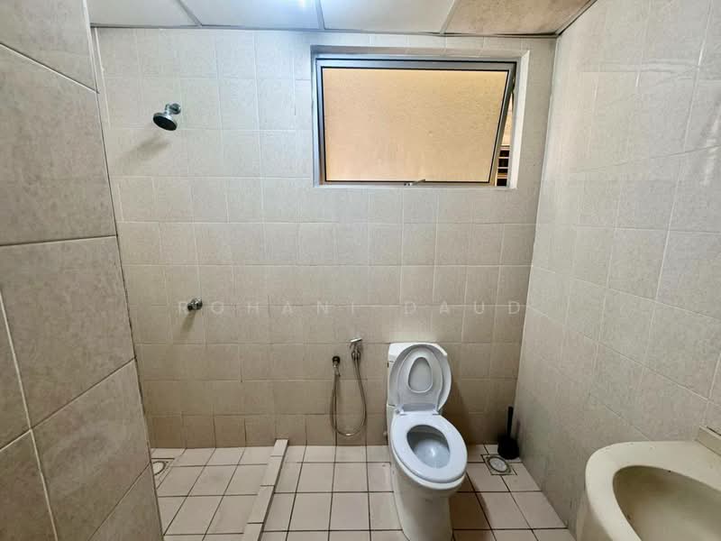 Condominium for Rent at Platinum Lake PV 10 - Rohani Daud - Bathroom - PropertyGuru.com.my