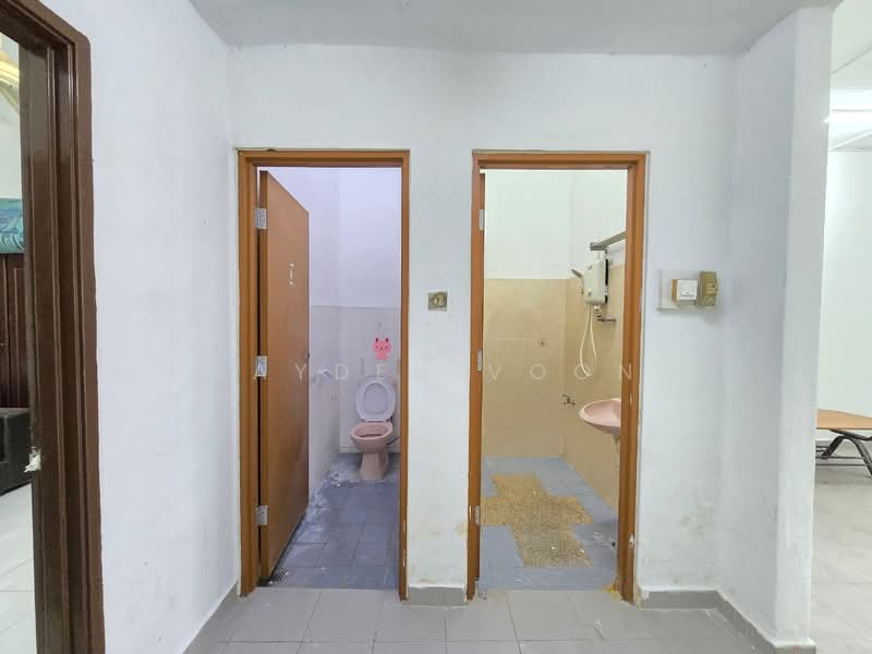1-storey Terraced House for Sale in Johor Bahru (Johor) - Kayden Voon - Bathroom - PropertyGuru.com.my