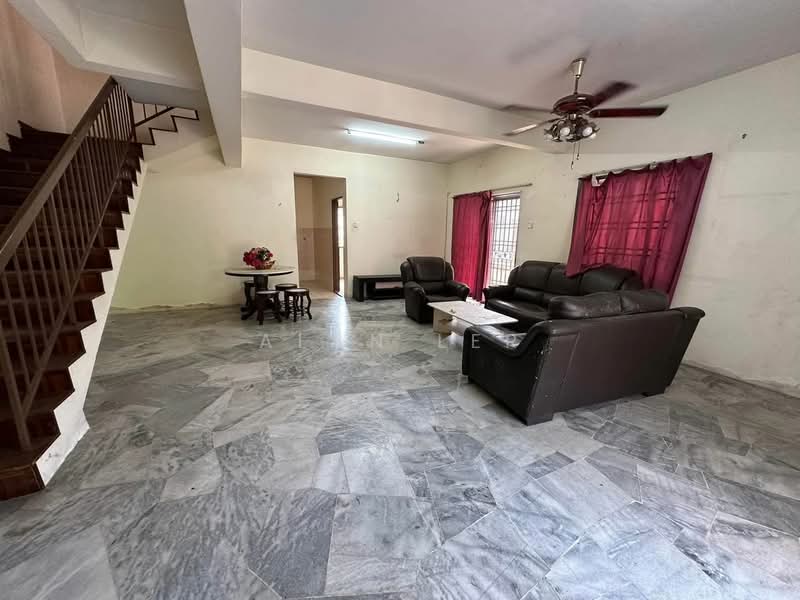 2-storey Terraced House for Sale in Bandar Indahpura (Kulai) - Alan Ler - Living Room - PropertyGuru.com.my