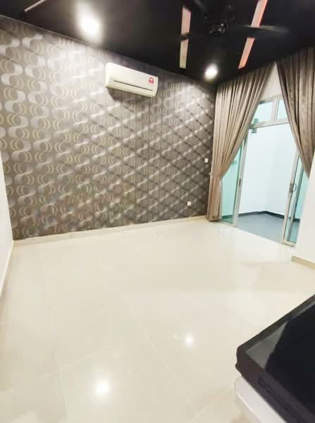Cluster House for Sale in Ulu Tiram (Johor) - Zoe Voon - Living Room - PropertyGuru.com.my