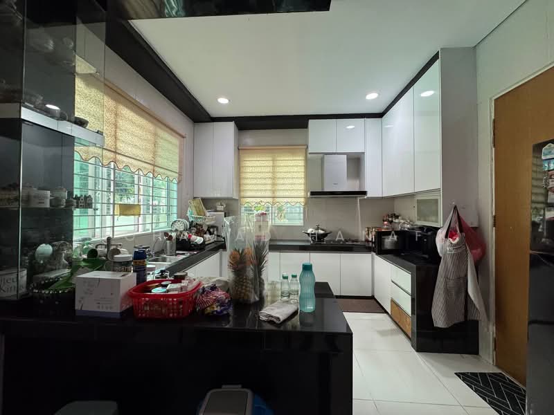Seksyen 4 untuk Untuk Dijual - RM 2,500,000, Feb 2026 - Kitchen - PropertyGuru.com.my
