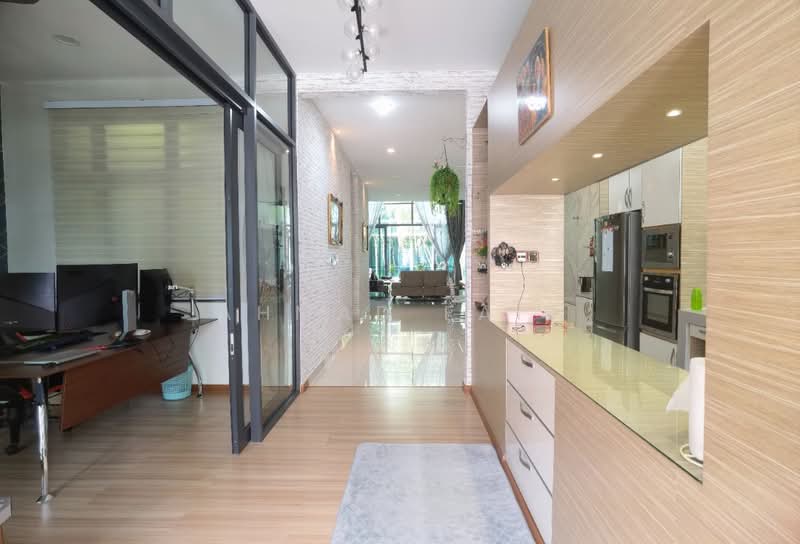 Pool Villas @ Reflexion untuk Untuk Disewa - RM 6,000 /bulan, Apr 2026 - Study - PropertyGuru.com.my