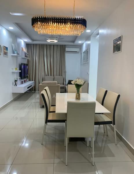 Meridin Bayvue Serviced Apartment untuk Untuk Disewa - RM 2,400 /bulan, Mac 2026 - Living Room - PropertyGuru.com.my