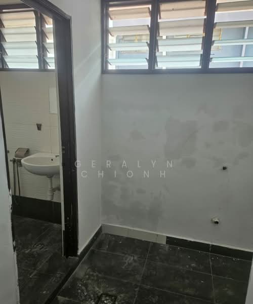 Shop / Office for Rent in Taman Tun Dr Ismail (Kuala Lumpur) - Geralyn Chionh - Bathroom - PropertyGuru.com.my