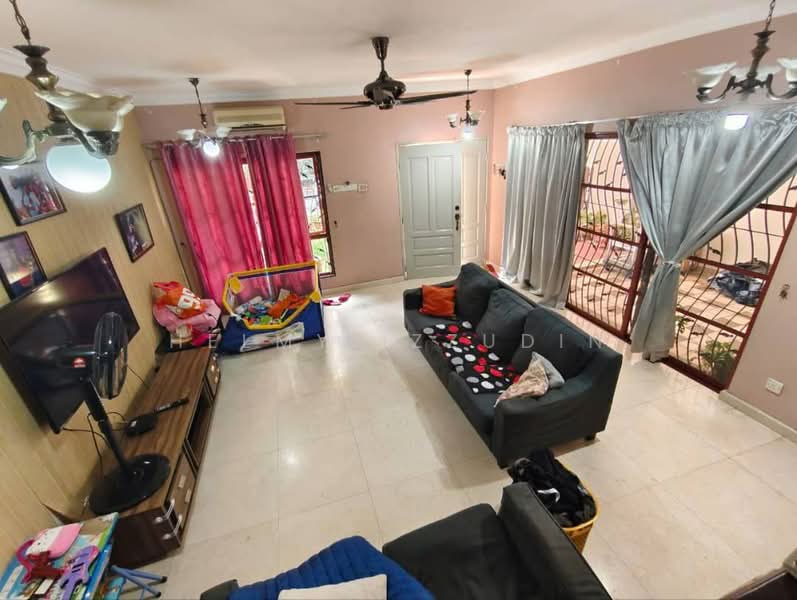2-storey Terraced House for Sale in Putra Heights (Subang Jaya) - HELMY IZZUDIN - Living Room - PropertyGuru.com.my