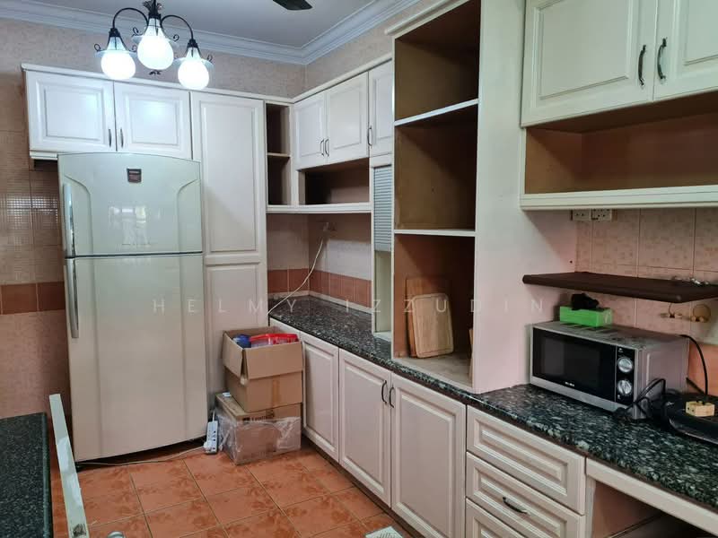 2-storey Terraced House for Sale in Putra Heights (Subang Jaya) - HELMY IZZUDIN - Kitchen - PropertyGuru.com.my