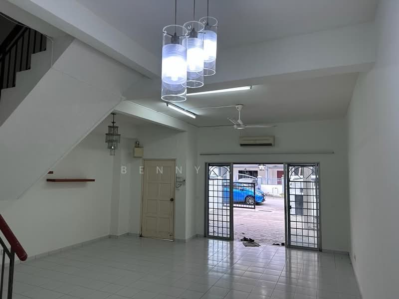 2.5-storey Terraced House for Rent in Taman Kurnia Indah (Cheras) - Benny Lee - Living Room - PropertyGuru.com.my