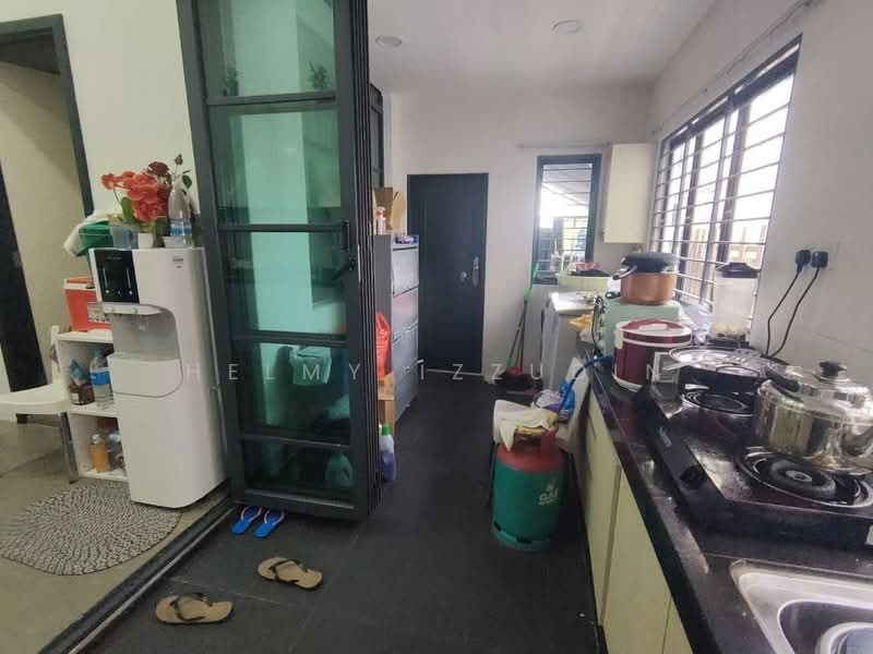 Semi-Detached House for Sale in Bukit Jelutong (Shah Alam) - HELMY IZZUDIN - Kitchen - PropertyGuru.com.my