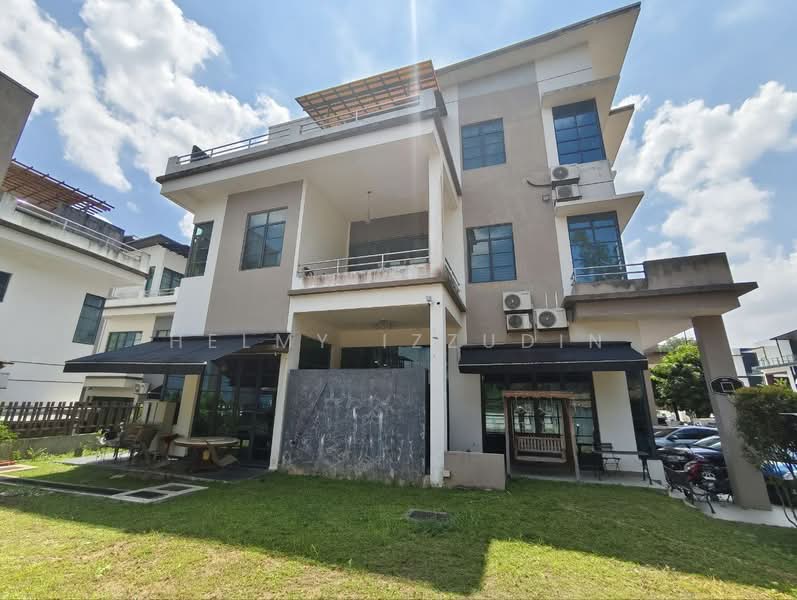 Semi-Detached House for Sale in Bukit Jelutong (Shah Alam) - HELMY IZZUDIN - Exterior - PropertyGuru.com.my
